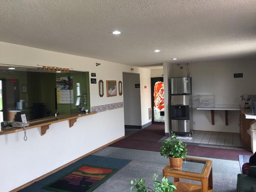 Prairie Rose Inn Edgeley Екстериор снимка